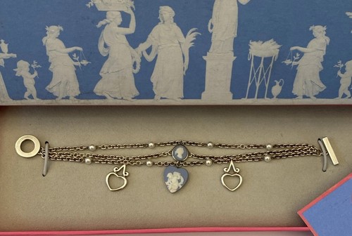 Wedgwood charm bracelet - charm,