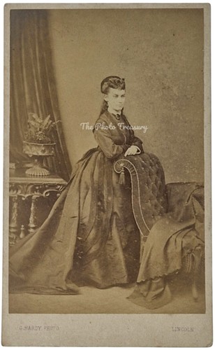 Cdv pretty lady long - pretty,