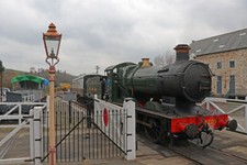 Photo - Staverton arrival -