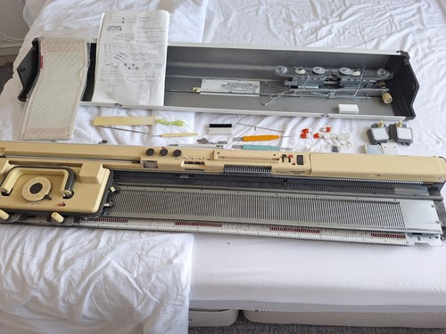 Knitmaster model 700 - knitmaster,