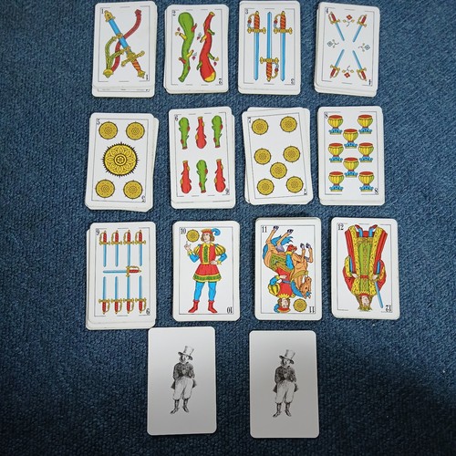 Spanish suited playing cards - ,