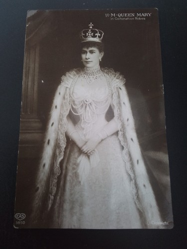 Her majesty queen - her,