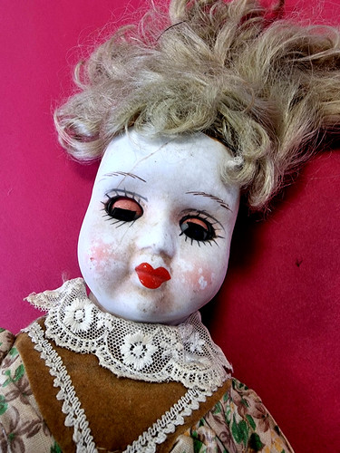 Creepy cassandra doll old - creepy,