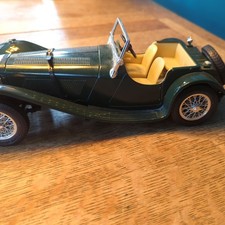 B burago 1/18 Scale 1937