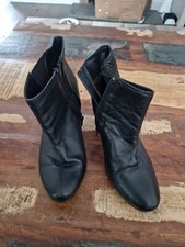 Gluv Your Feet Ankle Boots Size 5