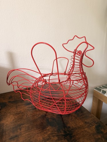 Red wire chicken - wire,