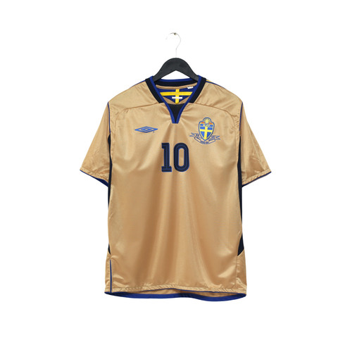 2004 ibrahimovic 10 - ibrahimovic, sweden