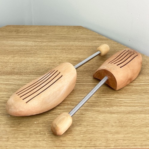 Wooden shoe trees size - shoe,