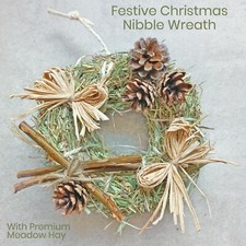 Christmas Wreath Hay Treat Pet Chew Toy Boredom Breaker for Rabbits Guinea Pigs