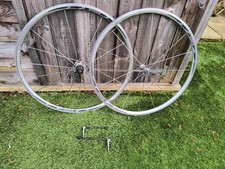 Shimano WH-R560 Wheelset. Clincher. 9/10 speed hub. Shimanlo SRAM. Silver wheels