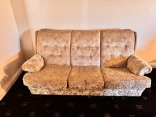 3-seater + 2 armchairs. 