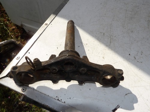 Suzuki 100 erz - bottom, yoke