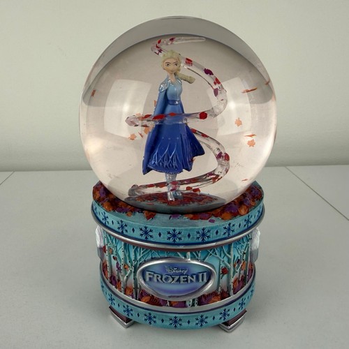 Frozen musical snow globe - 2,