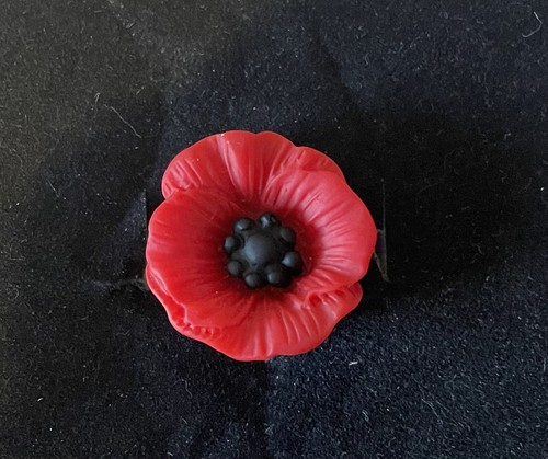 Poppyremembrance pin badge - pin,