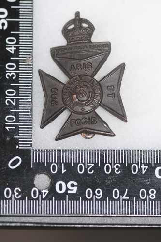 British army metal - cap, badge