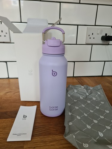950ml water bottle with straw - water,