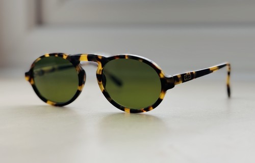 Vintage 1992 ray ban round - vintage,