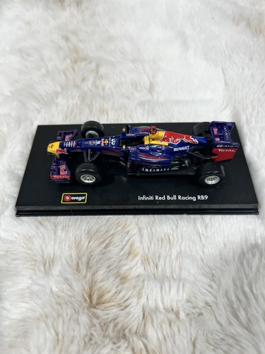 Bburago infiniti red bull - infiniti,