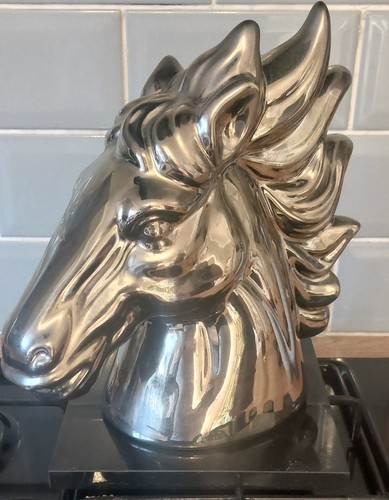 Ceramic horse bust - ceramic, light