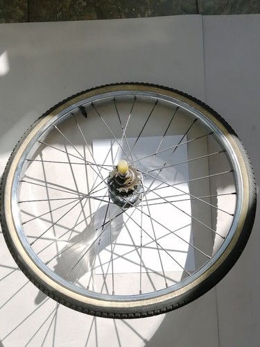 In rear wheel tyre - rear,