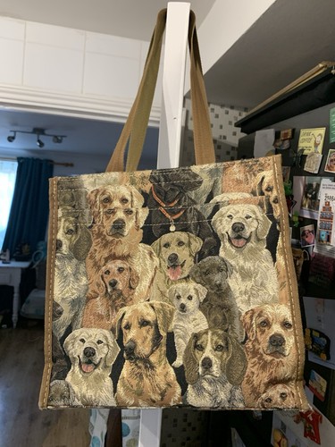 Signare labrador dog shopping - dog,