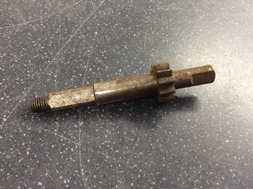Triumph bsa oil pump - oil, driving