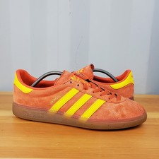 UK 9 - adidas Originals