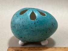 EGG SHAPED POTTTERY LAVENDER POURRI HOLDER-OR SMALL POSY VASE.  Rd. No. 23917.