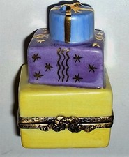 LIMOGES FRANCE BOX - STACK OF CHRISTMAS GIFTS -RIBBONS & STARS- PINE TREE INSIDE