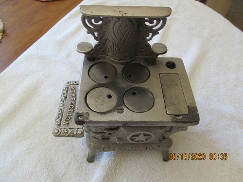 Vintage salesman sample - salesman, cast
