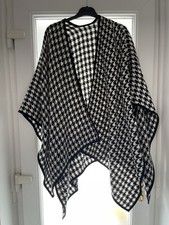 Dogtooth cape/poncho one size