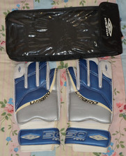 UMBRO 50 FIFTY Goalkeeper Gloves - Size 9.5 - Unworn