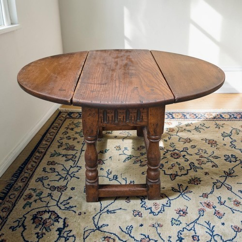 Small antique oak drop leaf - antique,
