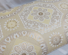 Vintage 70's Crown Wallpaper