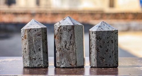1kg lot black tourmaline - black,