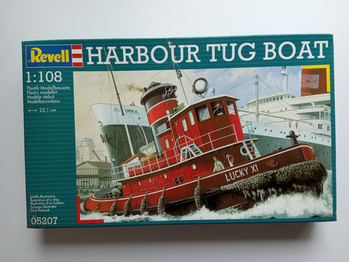 Revell harbour tug - harbour, model