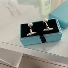 Ladies Hawes And Curtis