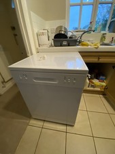 Currys Essentials CDW60W20 Dishwasher with 4 Adjustable Feet Black