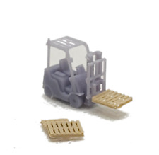 N Gauge Forklift and Pallet