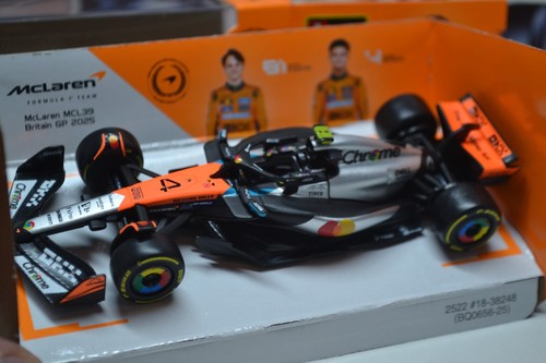 Bburago 2025 mclaren - /,