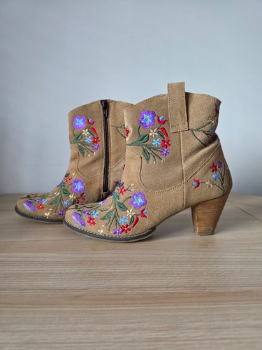 Ravel tan suede embroidered - ravel,