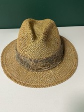 VTG Straw Hat Country Club