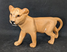 Beswick lion cub figure - ~,