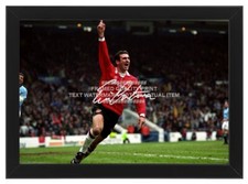 ERIC CANTONA SIGNED PHOTO