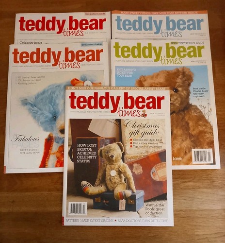 Magazines teddy bear - -,