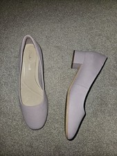 LADIES CLARKS PALE LILAC NUBUCK LOW HEEL COURT SHOES SIZE UK 5.5