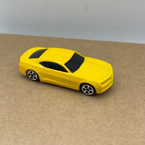 Maisto yellow chevrolet camaro - maisto,