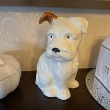 BESWICK POTTERY SITTING