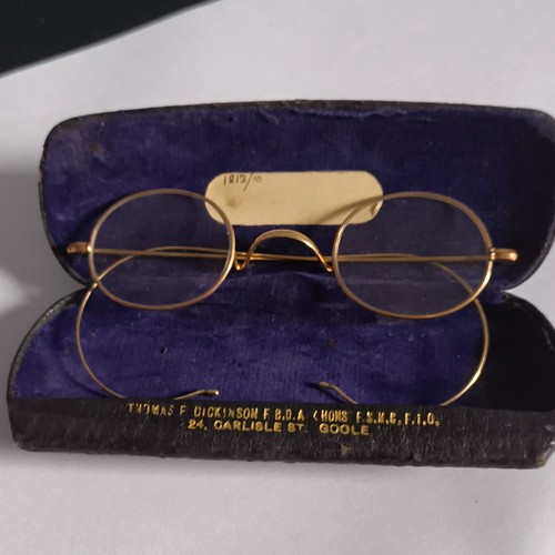 Vintage dickinson gold metal - gold,