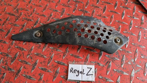 Manifold heat shield heat